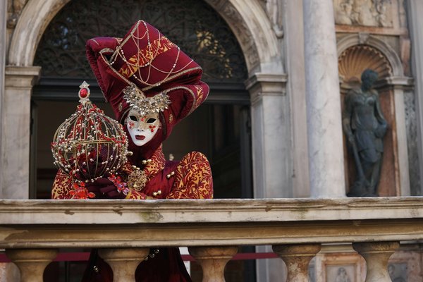 Comment découvrir les traditions du carnaval de Venise, Italie?